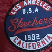 双十一买的一款Skechers双肩包——简约轻便，价格就一般了！