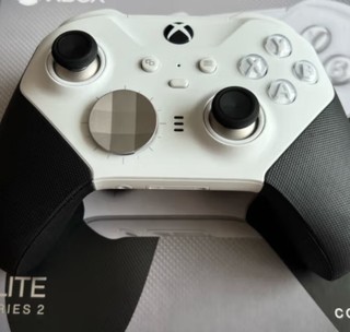 不高于679价格现在预定！微软 Xbox Elite无线控制器2代 白色青春版玩家必备,无线手柄 蓝牙手柄自