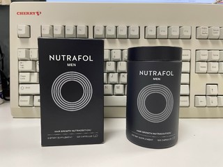 老夫的头发就靠你了——Nutrafol黄金胶囊！