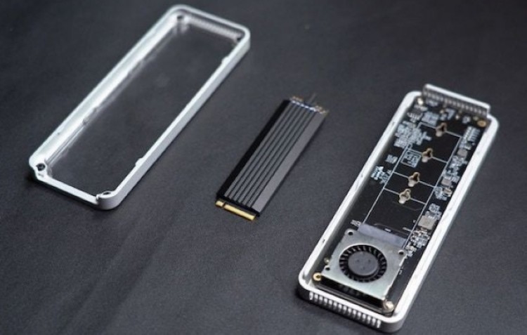 奥睿科发布支持雷电4/USB 4 M.2 SSD 移动固态硬盘盒，透明外壳、主动散热