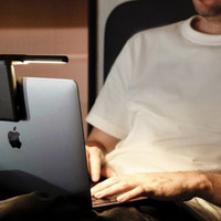 BenQ 明基发布 LaptopBar 笔记本护眼屏幕挂壁灯，环境光自动调光、手势操控、磁吸固定