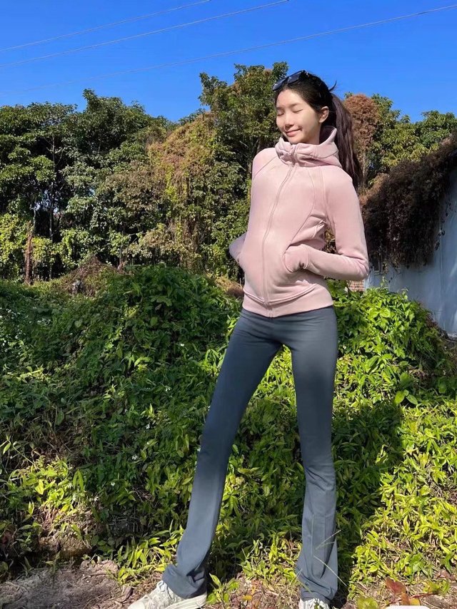 运动卫衣，精美设计，你值得拥有！