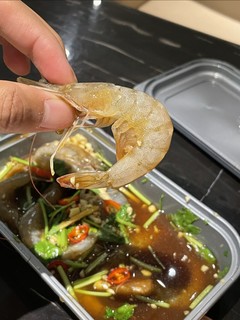 海边的生腌大虾真便宜啊