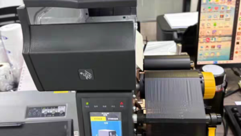 斑马工业级RFID电子标签打印机：ZT410型号为仓库储藏室注入智能力量