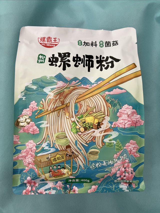 去不了广西吃螺蛳粉，就买点速成的吧