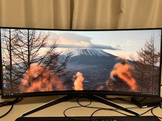 雷鸟 Q8 显示器