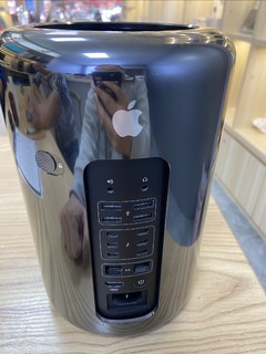 苹果最具艺术品的设计：mac pro俗称垃圾桶，拆解换硬盘