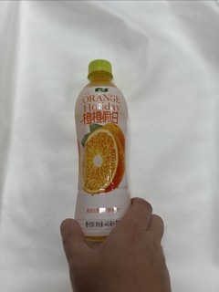 怡宝也有饮料，它是橙橙假日果汁饮料
