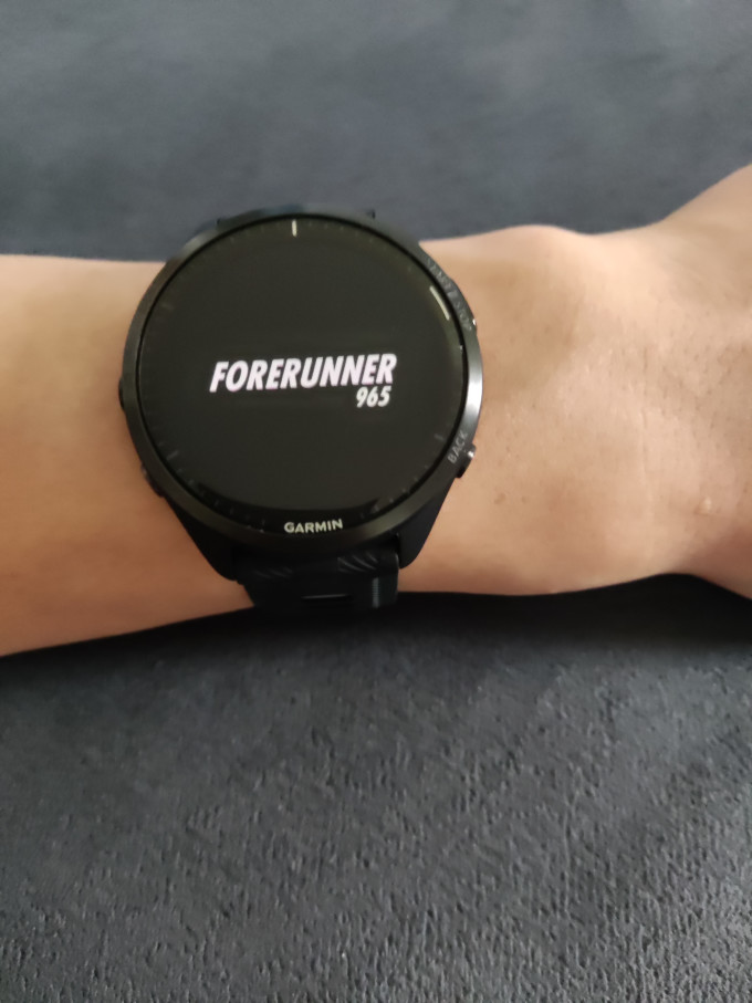 至尊级运动手表佳明965兼容各项运动换运动不用换手表