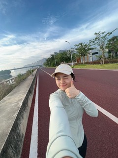 晨跑10km｜身材到位，穿啥都是顶配