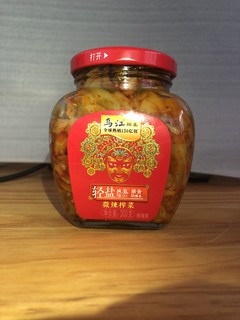 乌江红油榨菜丝，看着红润吃着香，就是有点塞牙……