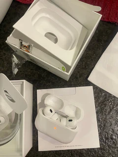 苹果 AirPods Pro（第二代）主动降噪耳机