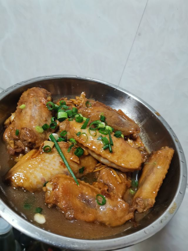 来个酱油鸡翅，管你米饭一颗不剩