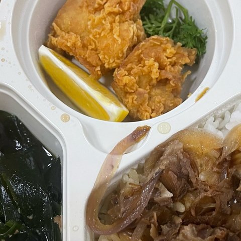 一份超级心水的日式便当，午餐的我相当满意，大概上十份食材呢