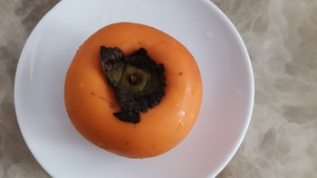 food 篇四十八：如何优雅地给一颗脆柿子削皮、让它孔雀开屏？