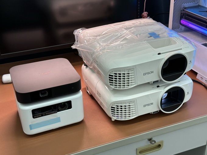 爱普生投影仪怎么样 3679 两台爱普生5700tx到手:附大量实拍图!