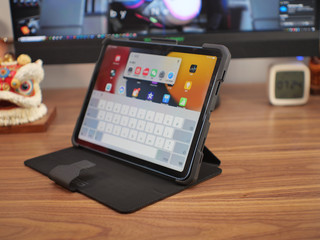 iPad保护壳分两种，UAG和其它：