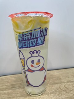 蜜雪冰城的柠檬水是一款非常解渴好喝的饮品