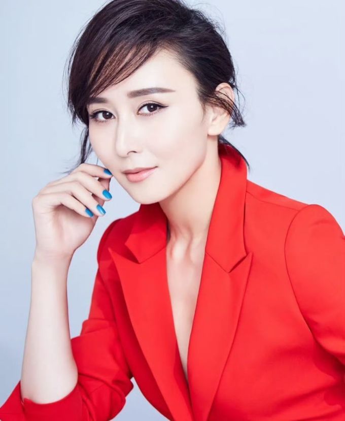 女神胡静与大她12岁的亿万富豪朱兆祥结婚,结婚不久后,胡静就接受不了