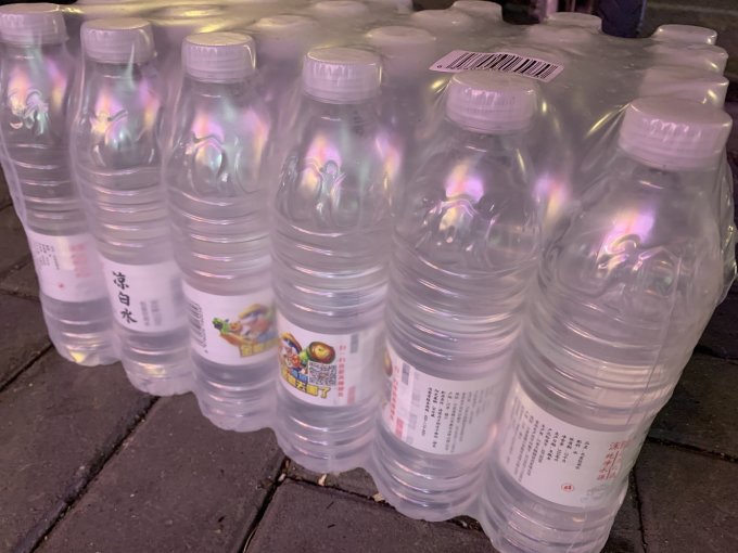 某团优选自提的沫露凉白水