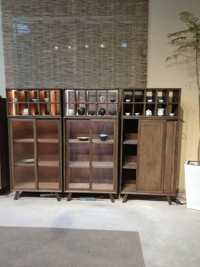 茶空间搭配黑胡桃木收纳架子新中式风格让人喜欢