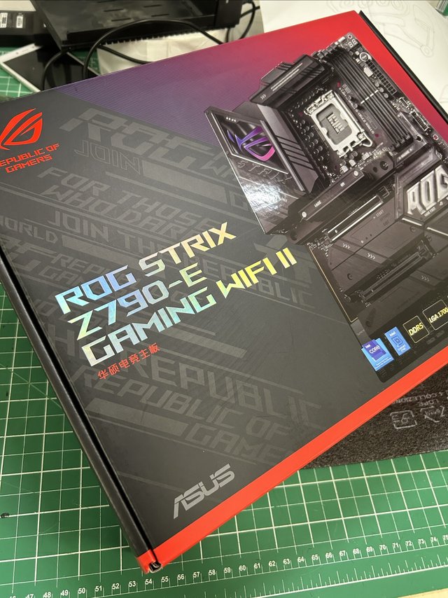 丐版ROG的天花板 华硕ROG STRIX Z790-E Gaming WIFI II