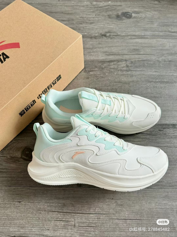 安踏漫步跑鞋薄荷绿真的好清新