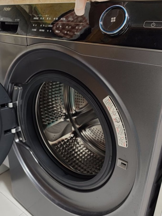 海尔滚筒洗衣机