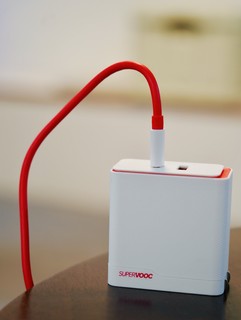 一加 SUPERVOOC 100W 双口超级闪充充电器开箱图赏：光速充电，完美体验!