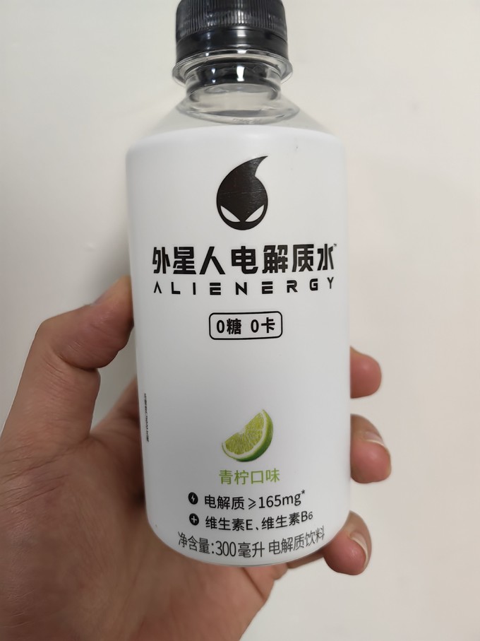 外星人起泡饮用水