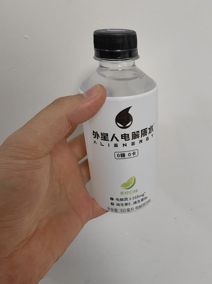 外星人起泡饮用水