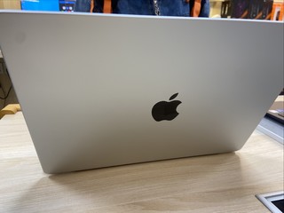 最新款m3pro处理器18g内存的macbook pro开箱