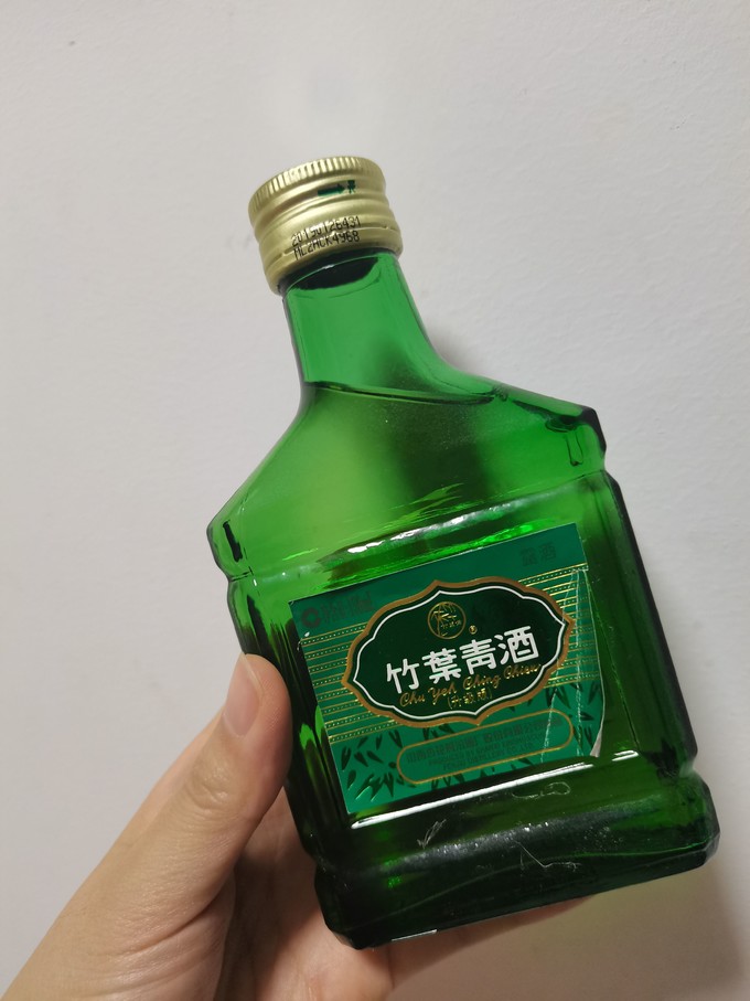 竹叶青白酒