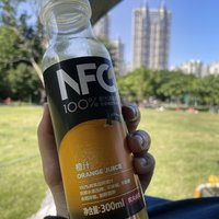 NFC橙汁有这么好喝吗？娃一个人干了一瓶