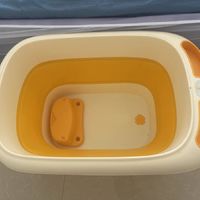 Yeesoom孕森儿童洗澡桶是一款专为儿童设计的洗澡盆，具有可折叠、便携、耐用等特点。