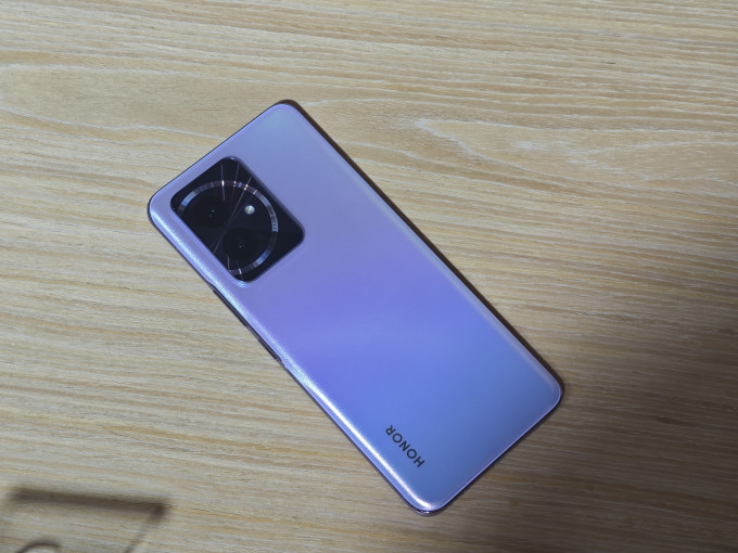 发布会直击荣耀100真机实拍