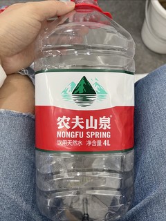 农夫山泉水不错，囤货了