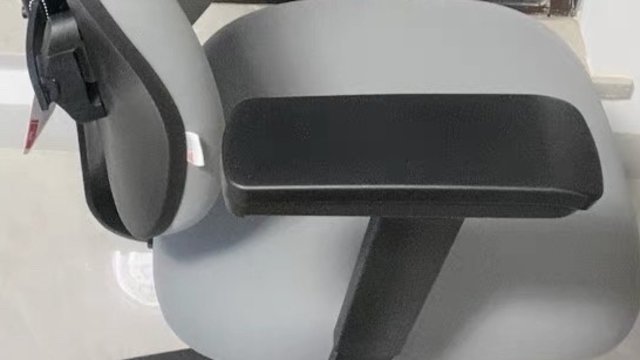 普格瑞司08BH电脑椅是一款真正人体工学设计的电脑椅