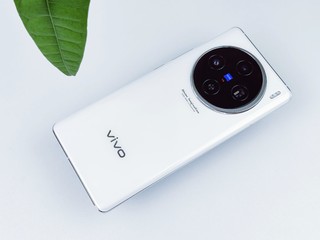 vivo X100 白月光图赏，全新的月环云阶搭配洁白的后壳设计，真的好看！