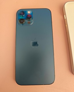 iPhone，还得是大屏，还得是刘海。