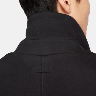 Nike Sportswear Tech Fleece Reimagined 男子风衣：时尚与舒适的完美结合