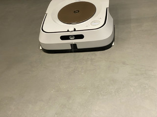 iRobot 擦地机器人:家庭清洁神器，让你拥有干净舒适的家居环境！