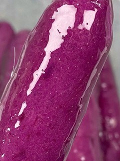 紫色的糖葫芦，看着就想吃！