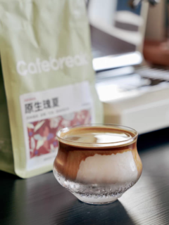 布蕾克cafebreak瑰夏黑咖啡豆是一款来自埃塞俄比亚的深烘焙咖啡豆