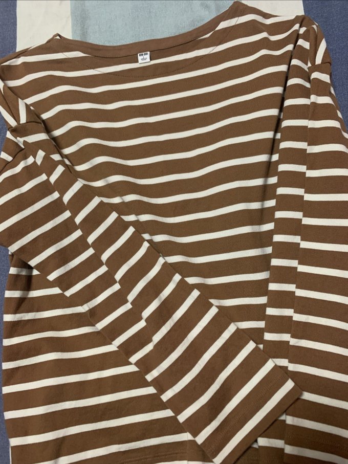0995产品名称优衣库女装条纹t恤法式长袖船领宽松开衩单穿时尚休闲