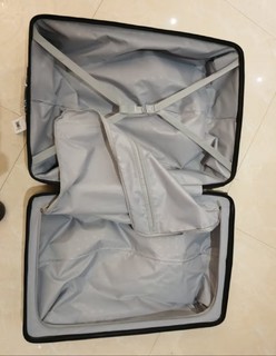 旅行箱那么贵，为什么不用背包呢？旅行箱有背包所无法代替的功能！不用背！！！