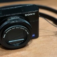 索尼DSC-RX100M7 黑卡数码相机——精湛画质与便捷操作的完美融合