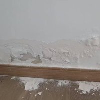 查漏日报：阳台水平渗漏到室内导致墙脚掉皮