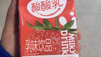 蒙牛酸酸乳草莓味饮品：唤醒你的味蕾，享受健康生活