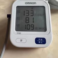 欧姆龙是一家知名的医疗器械品牌，其血压计产品在市场上也有很高的知名度和市场份额。